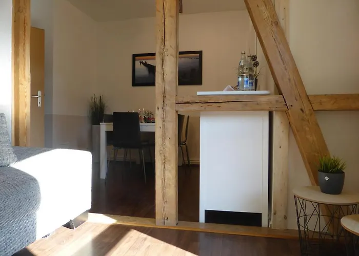 Ferienwohnung Friedrich Schiller, 2 Schlafzimmer, Balkon,kostenloses WiFi, nähe Zentrum,