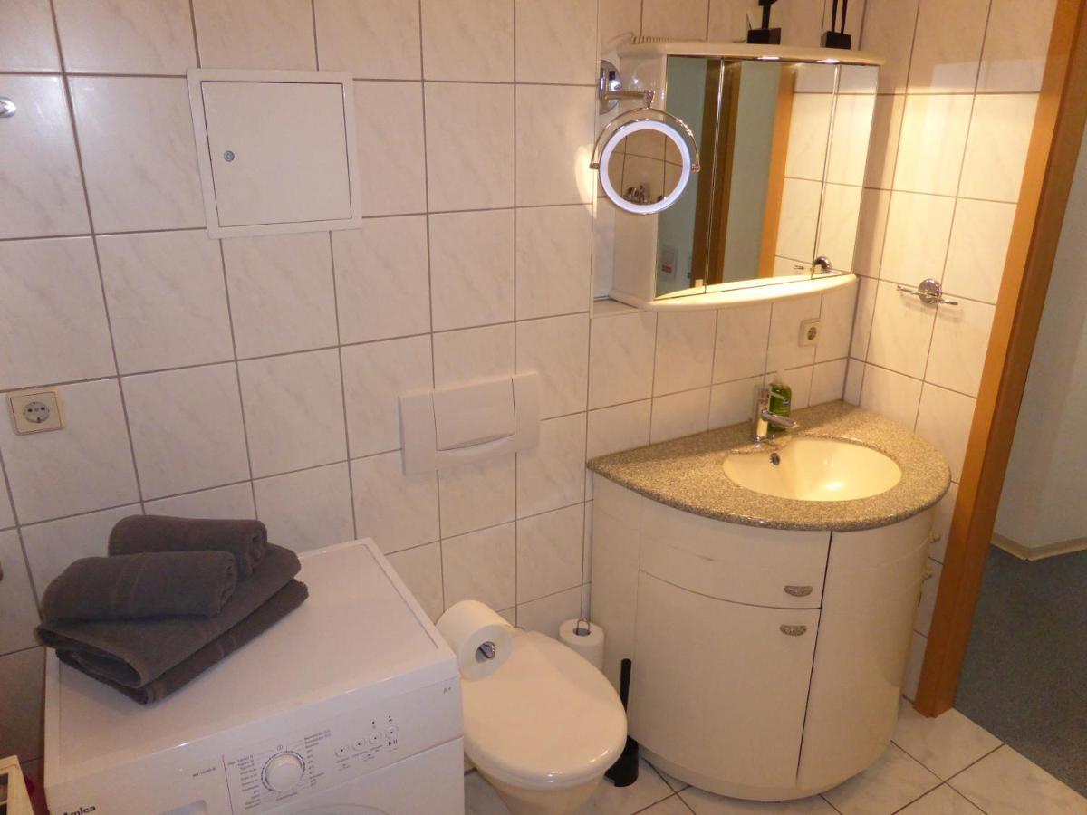 Friedrich Schiller, 2 Schlafzimmer, Balkon,kostenloses Wifi, Nähe Zentrum, *