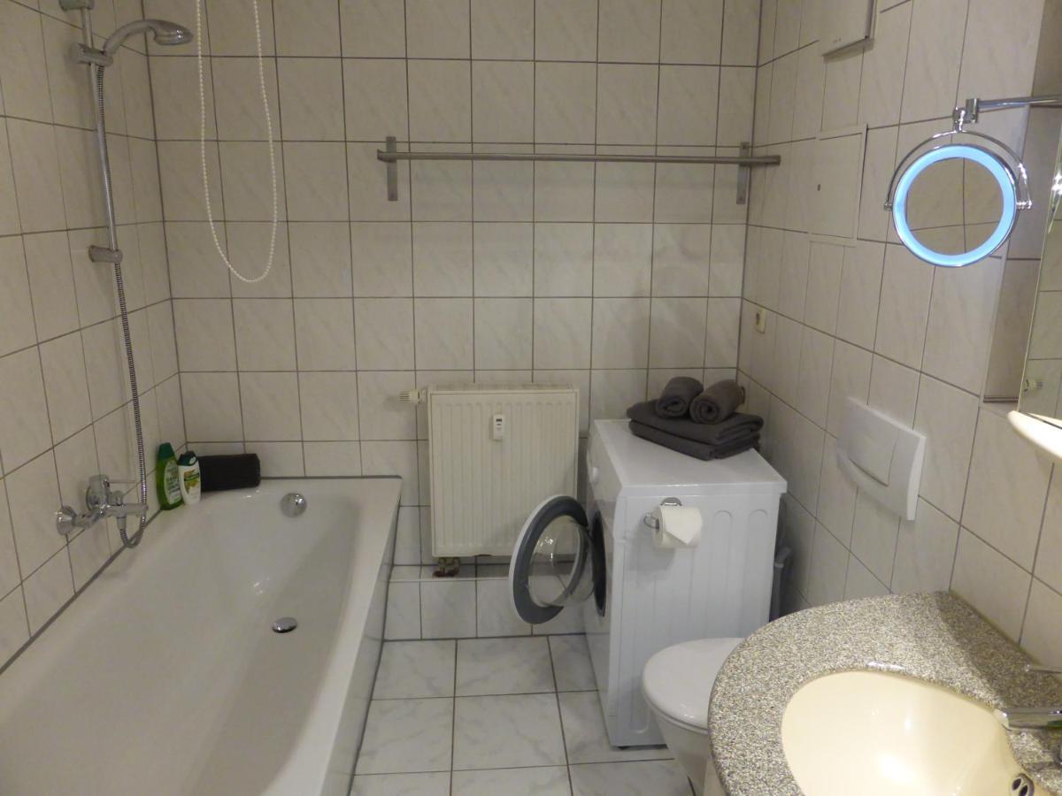 Friedrich Schiller, 2 Schlafzimmer, Balkon,kostenloses Wifi, Nähe Zentrum, Apartment Jena