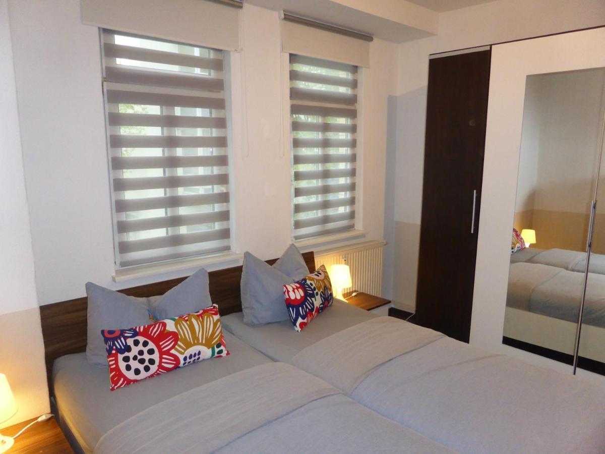 Friedrich Schiller, 2 Schlafzimmer, Balkon,kostenloses Wifi, Nähe Zentrum, *