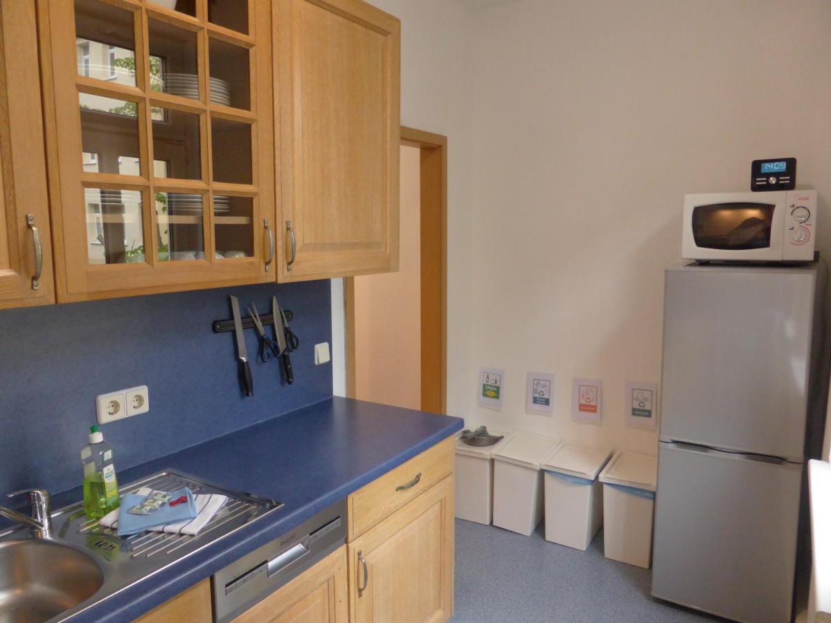 Apartment Friedrich Schiller, 2 Schlafzimmer, Balkon,kostenloses Wifi, Nähe Zentrum, *