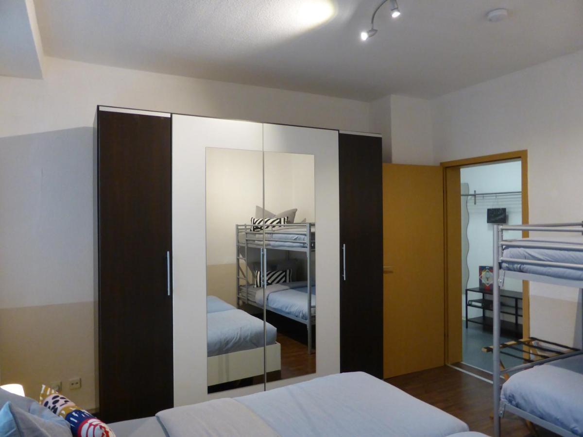 Friedrich Schiller, 2 Schlafzimmer, Balkon,kostenloses Wifi, Nähe Zentrum, Apartment