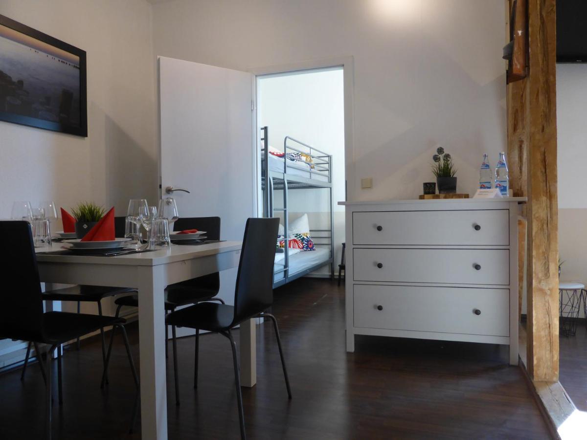 Friedrich Schiller, 2 Schlafzimmer, Balkon,kostenloses Wifi, Nähe Zentrum, *