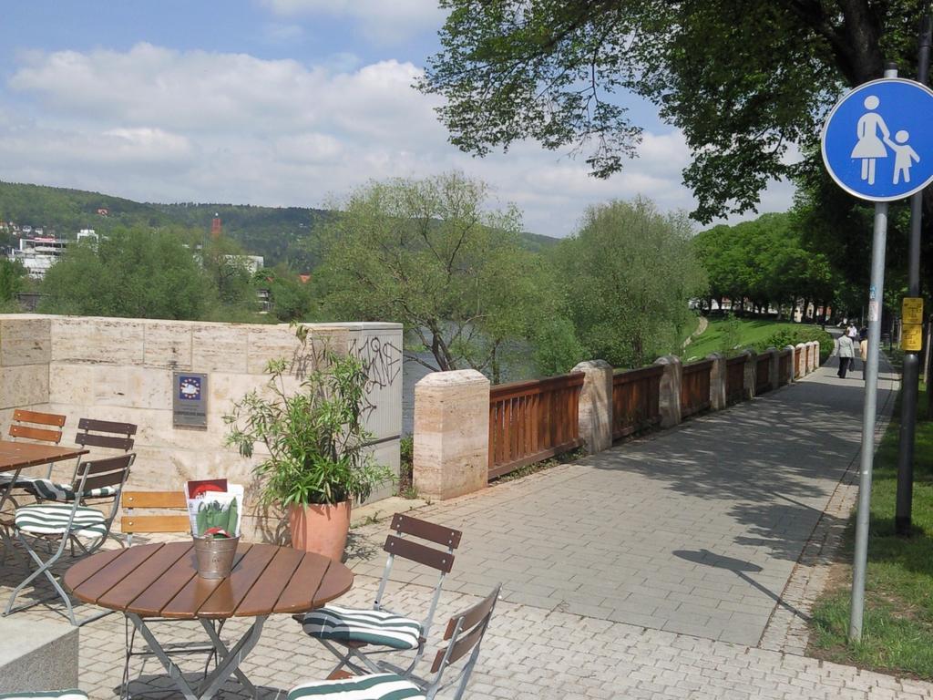Apartment Friedrich Schiller, 2 Schlafzimmer, Balkon,kostenloses Wifi, Nähe Zentrum, *